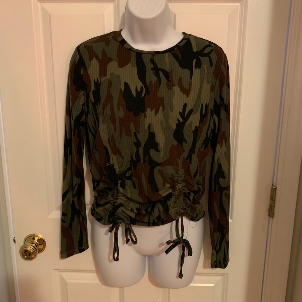 Hot Kiss Army Crop Top